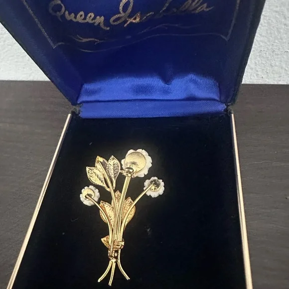 Vintage Gold and White Floral Brooch by Vintage - Picture 6 of 8